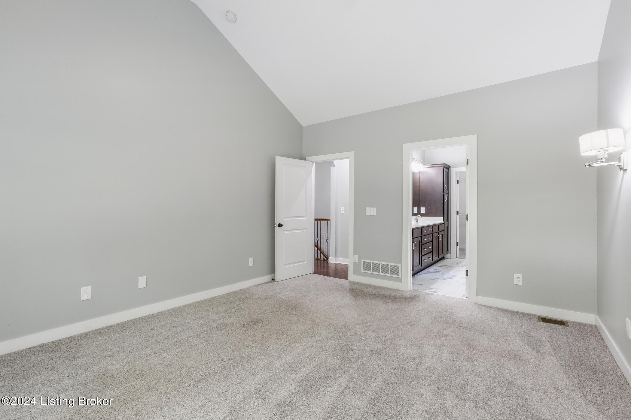 13713 Forest Bend Cir
