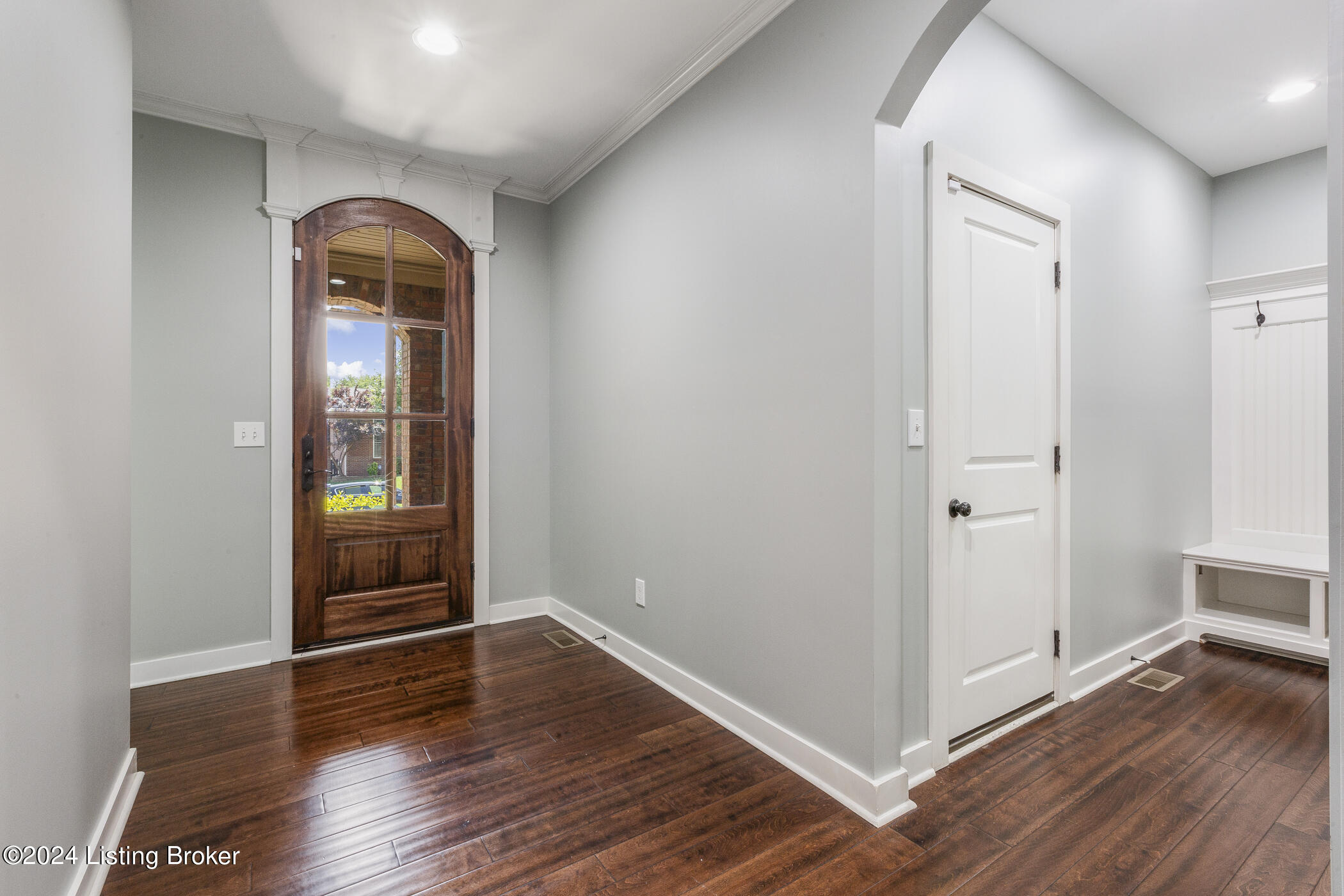 13713 Forest Bend Cir
