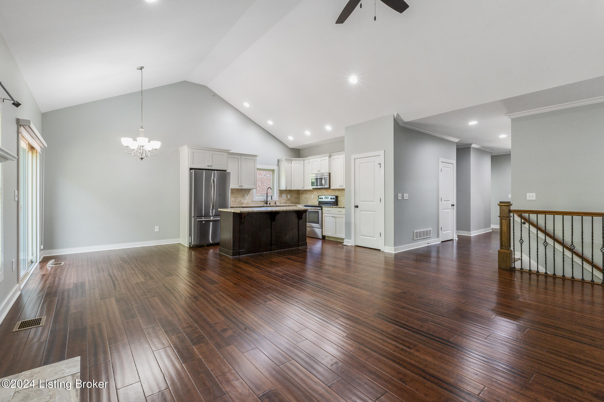 13713 Forest Bend Cir