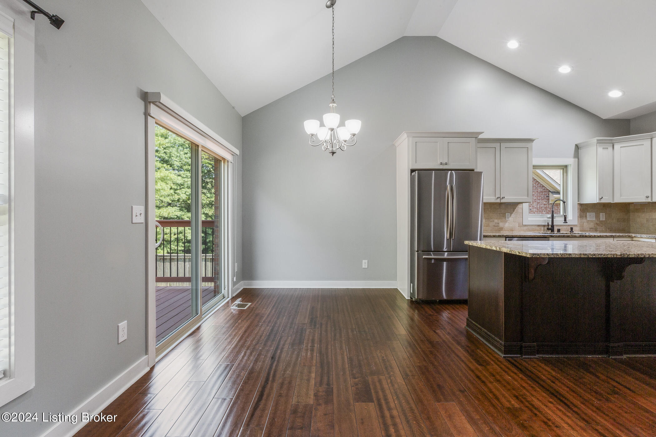 13713 Forest Bend Cir