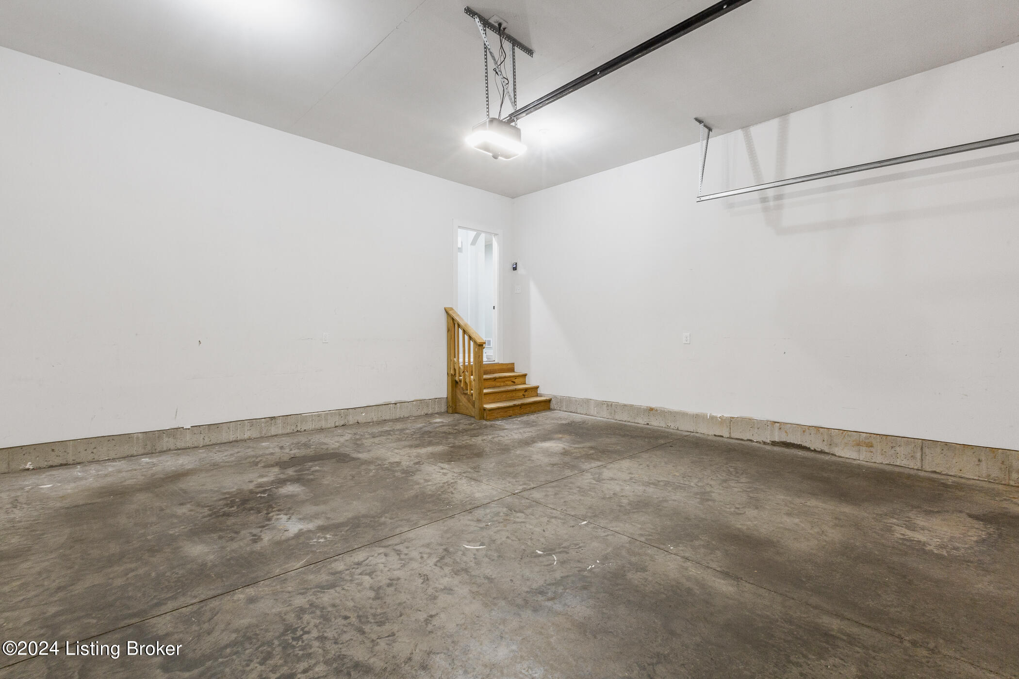 13713 Forest Bend Cir