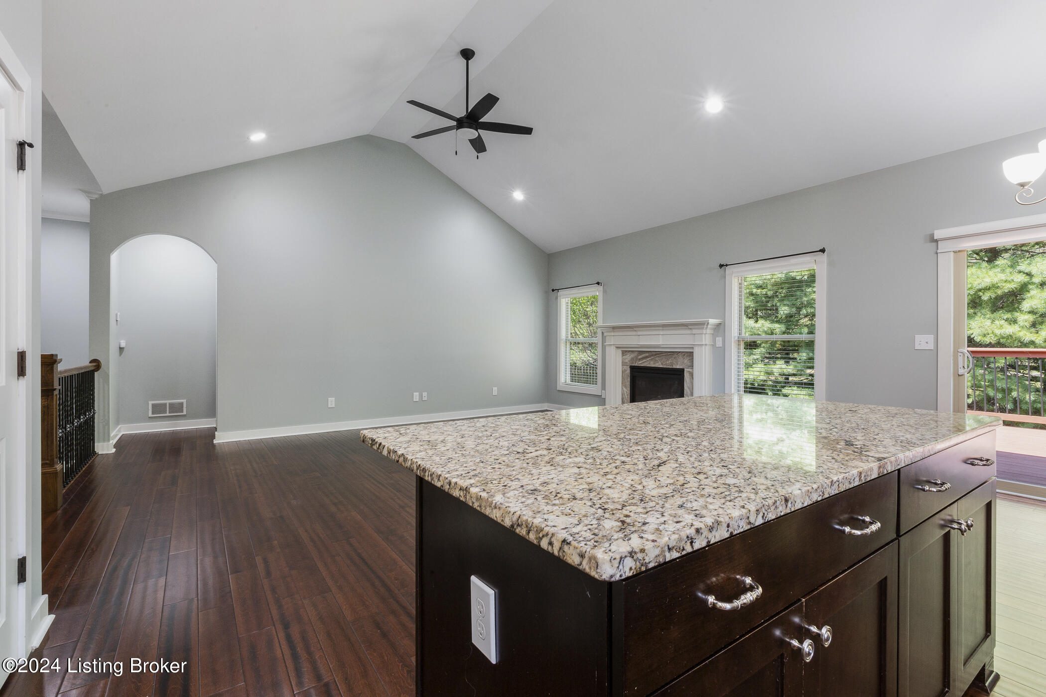 13713 Forest Bend Cir
