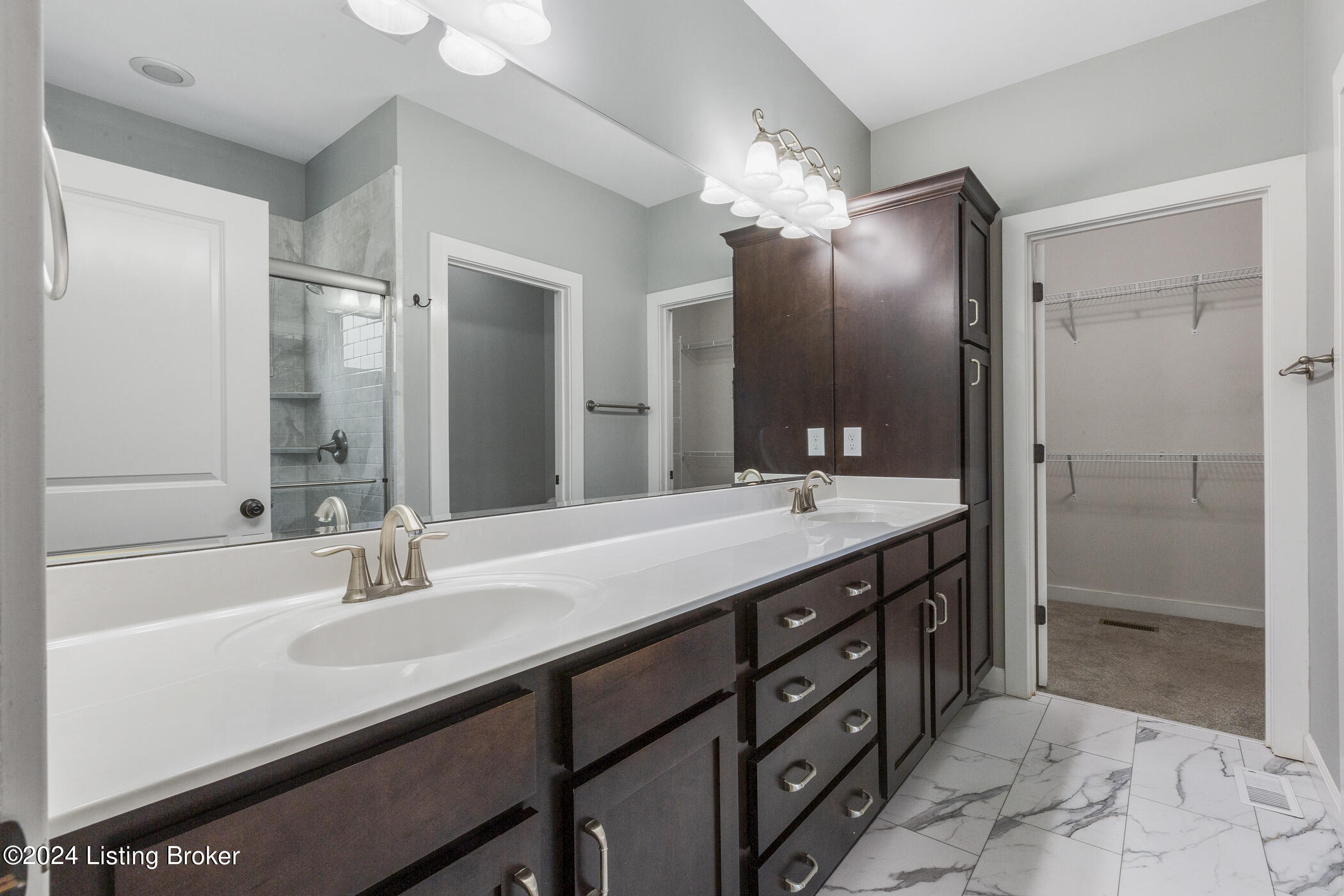 13713 Forest Bend Cir