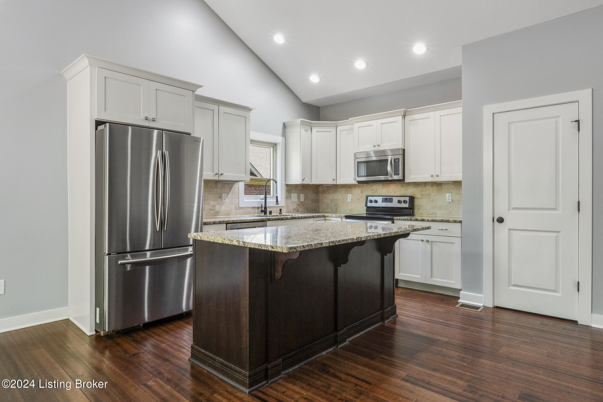 13713 Forest Bend Cir