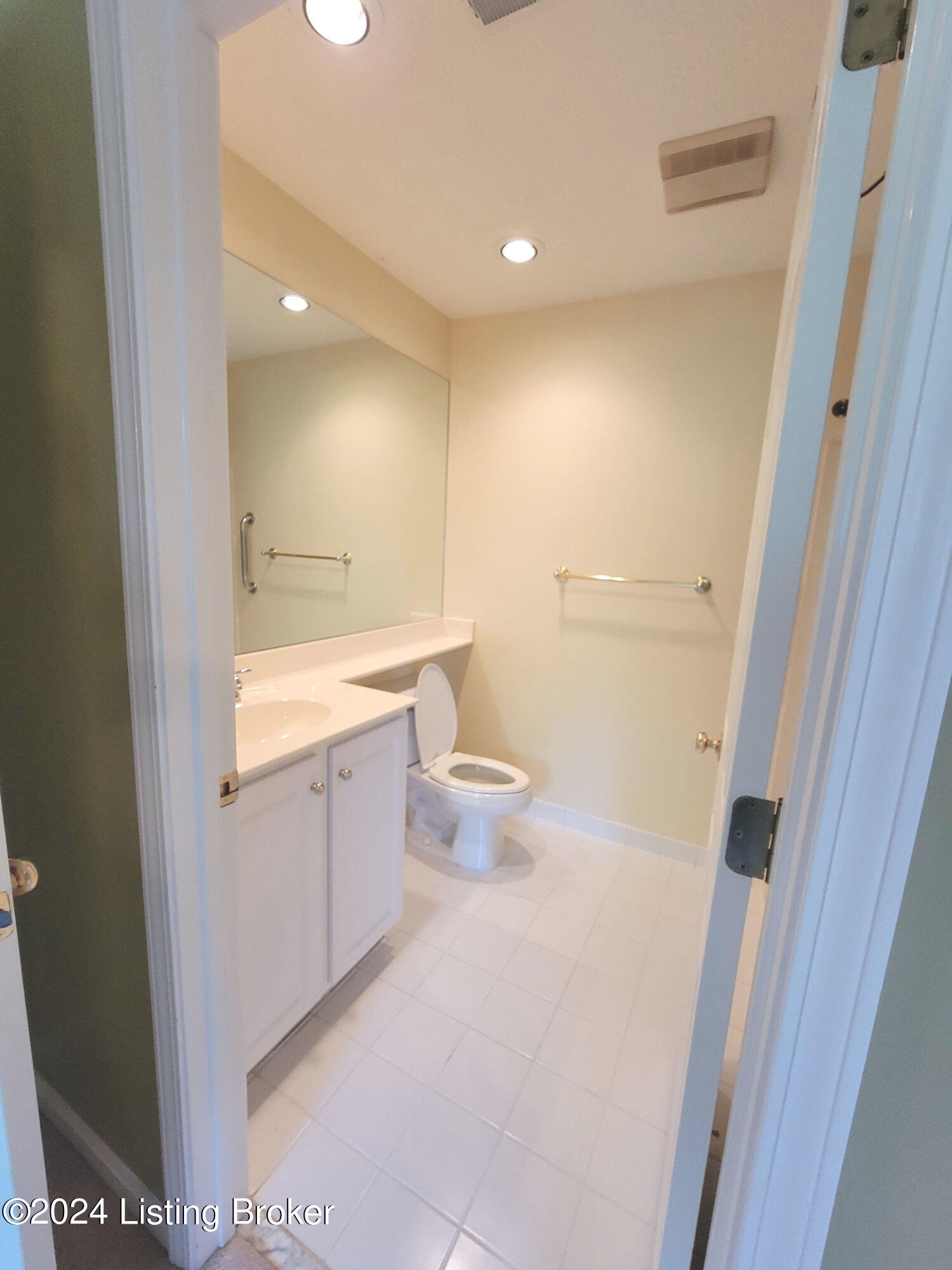 8505 Atrium Dr, 304