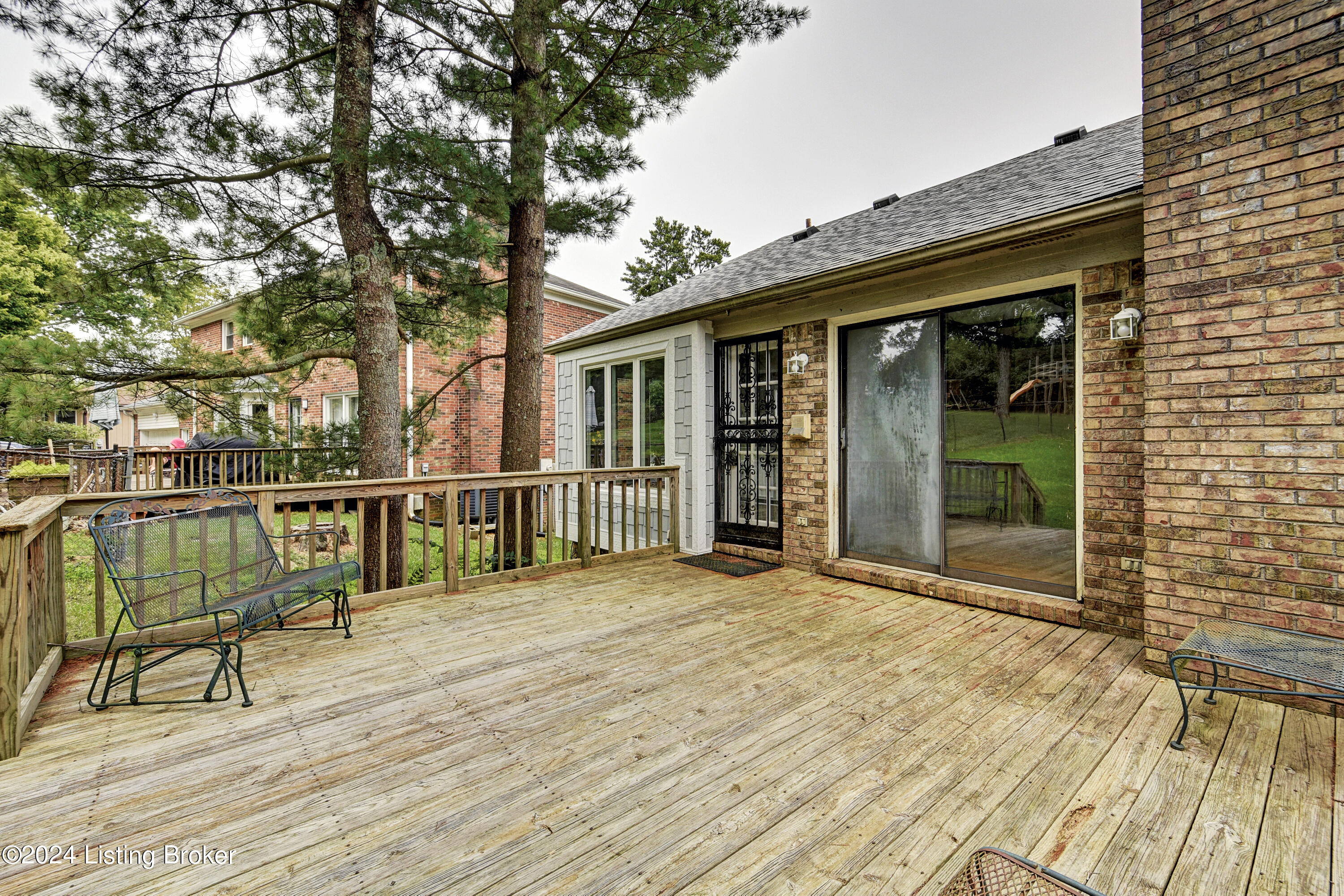 2311 Fallsview Rd