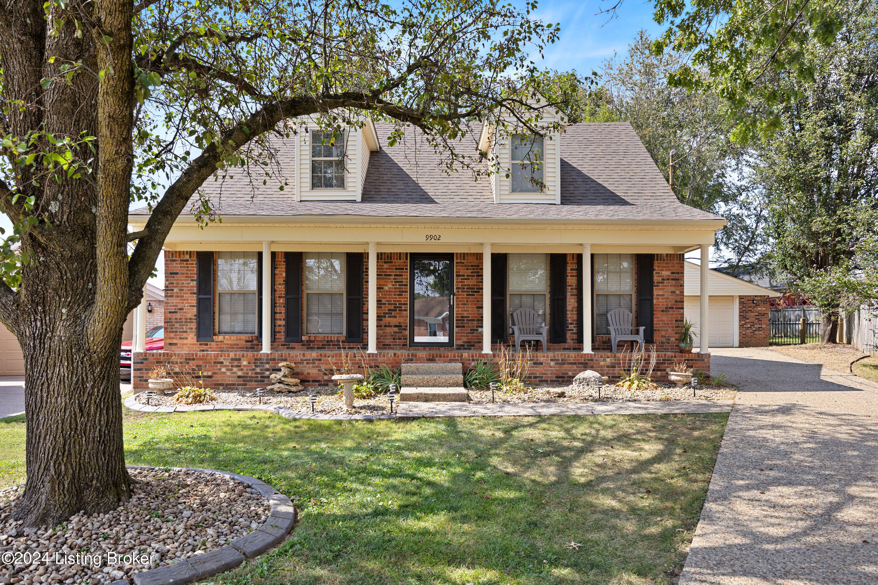 9902 Park Lake Cir