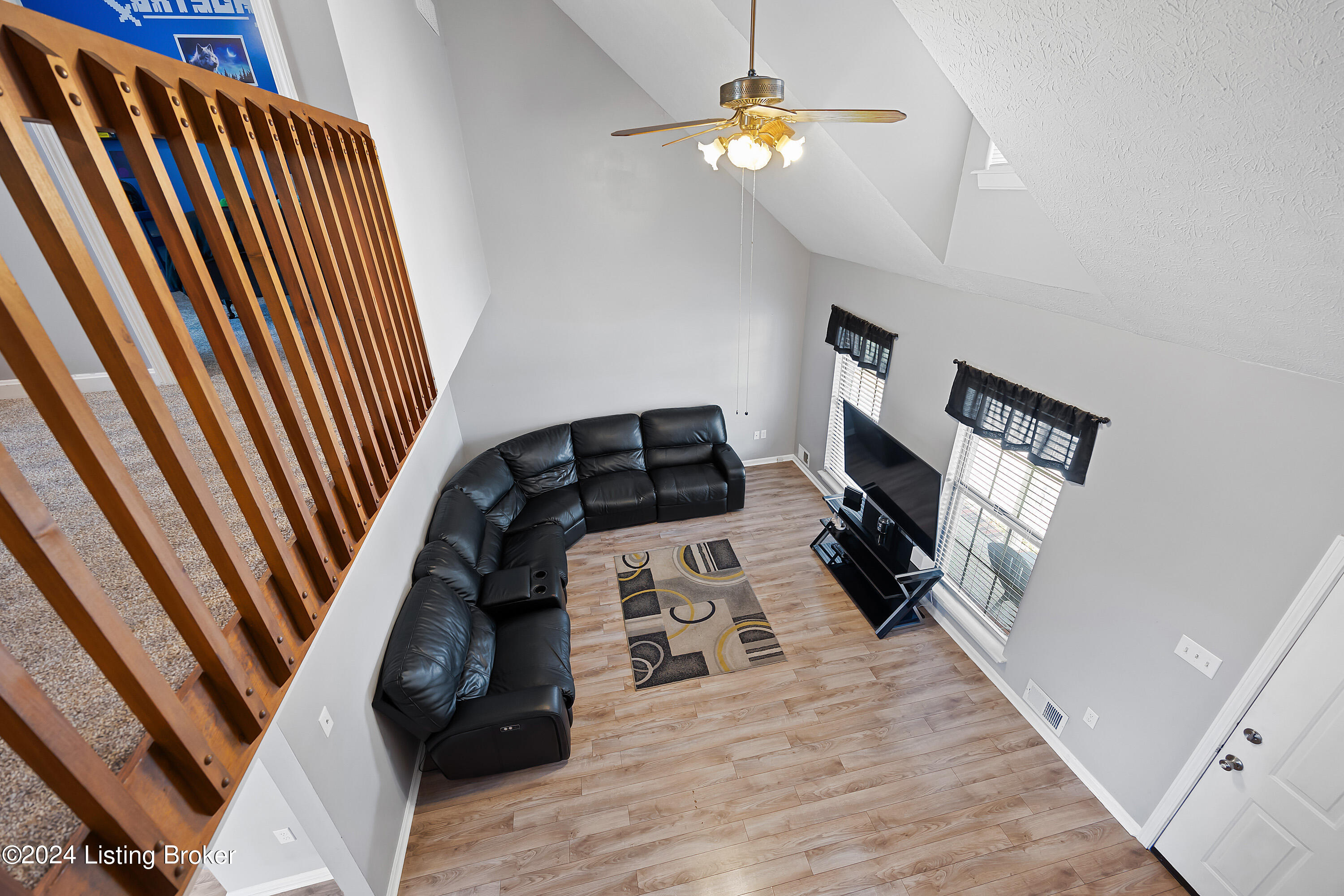 9902 Park Lake Cir
