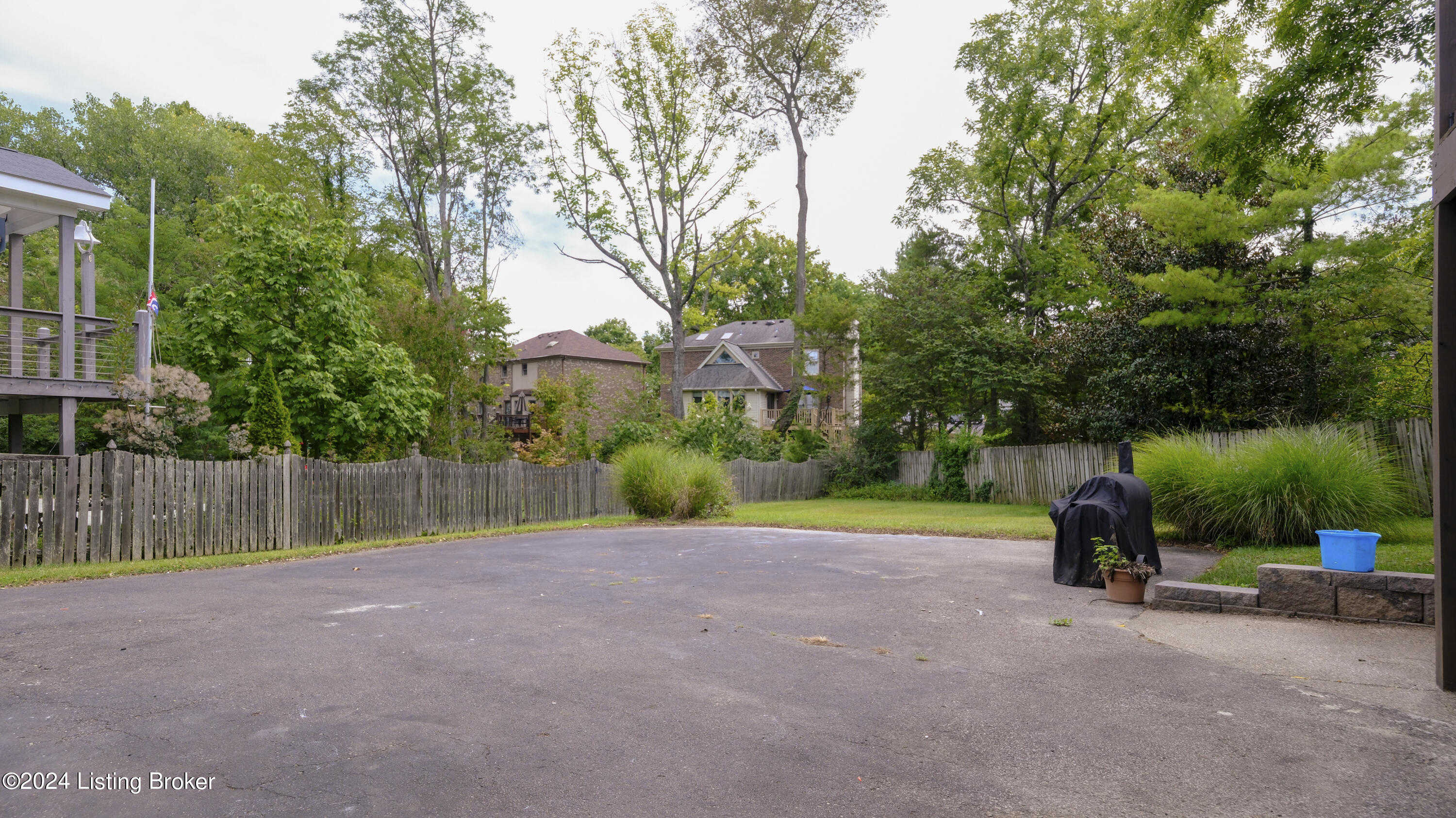 12102 Greenvalley Dr