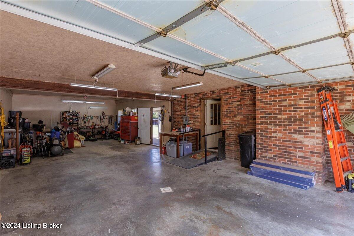 2996 Nat Rogers Rd