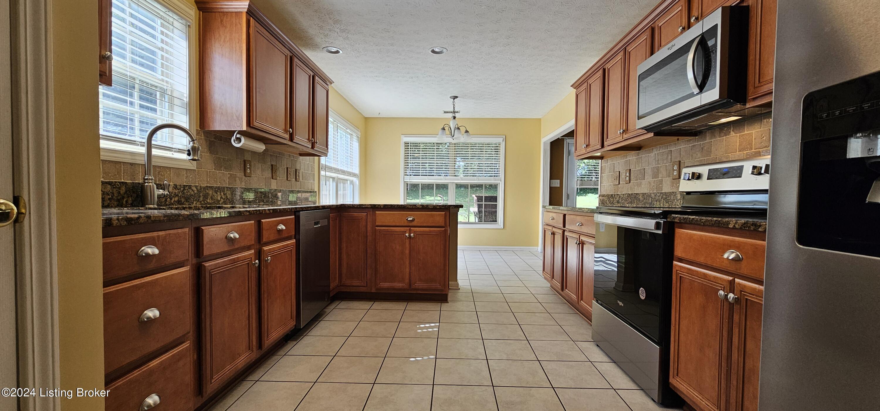9109 Bingham View Ct