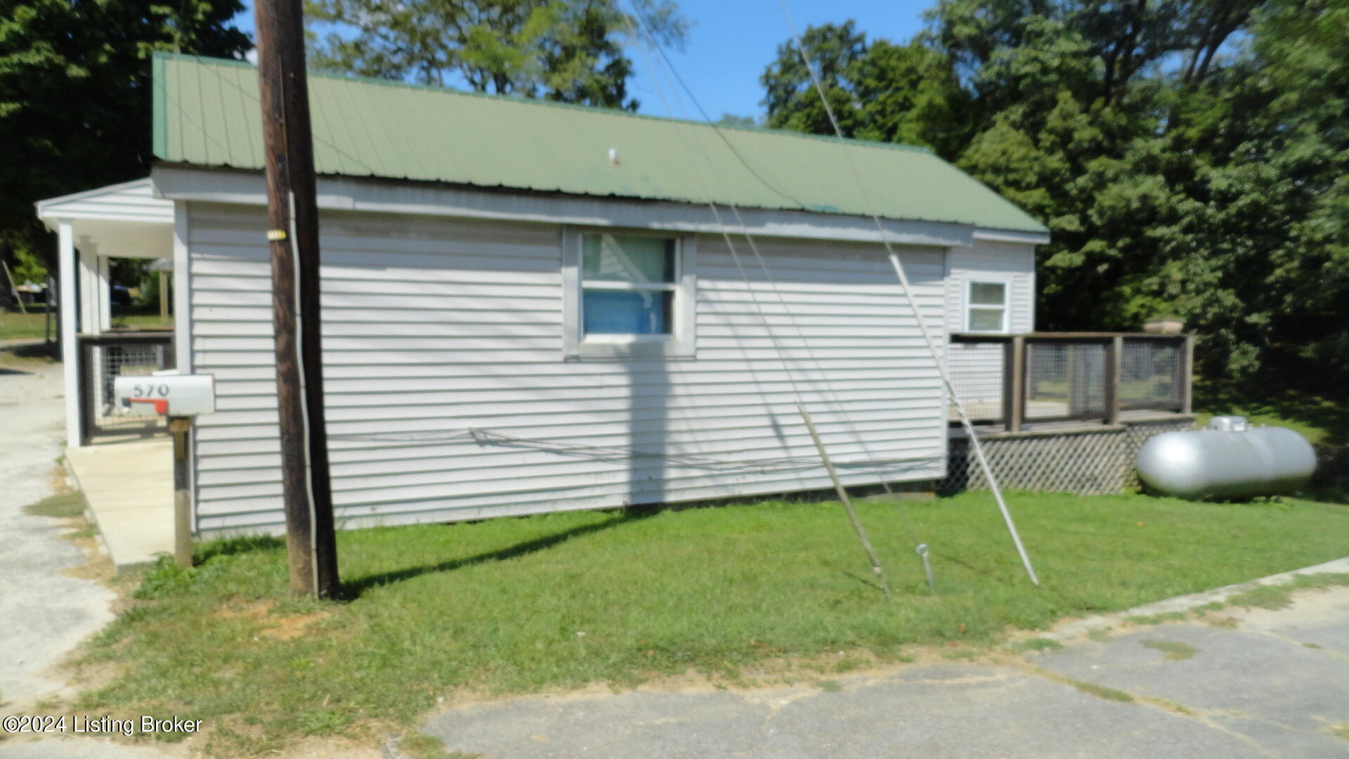 570 Grayson St