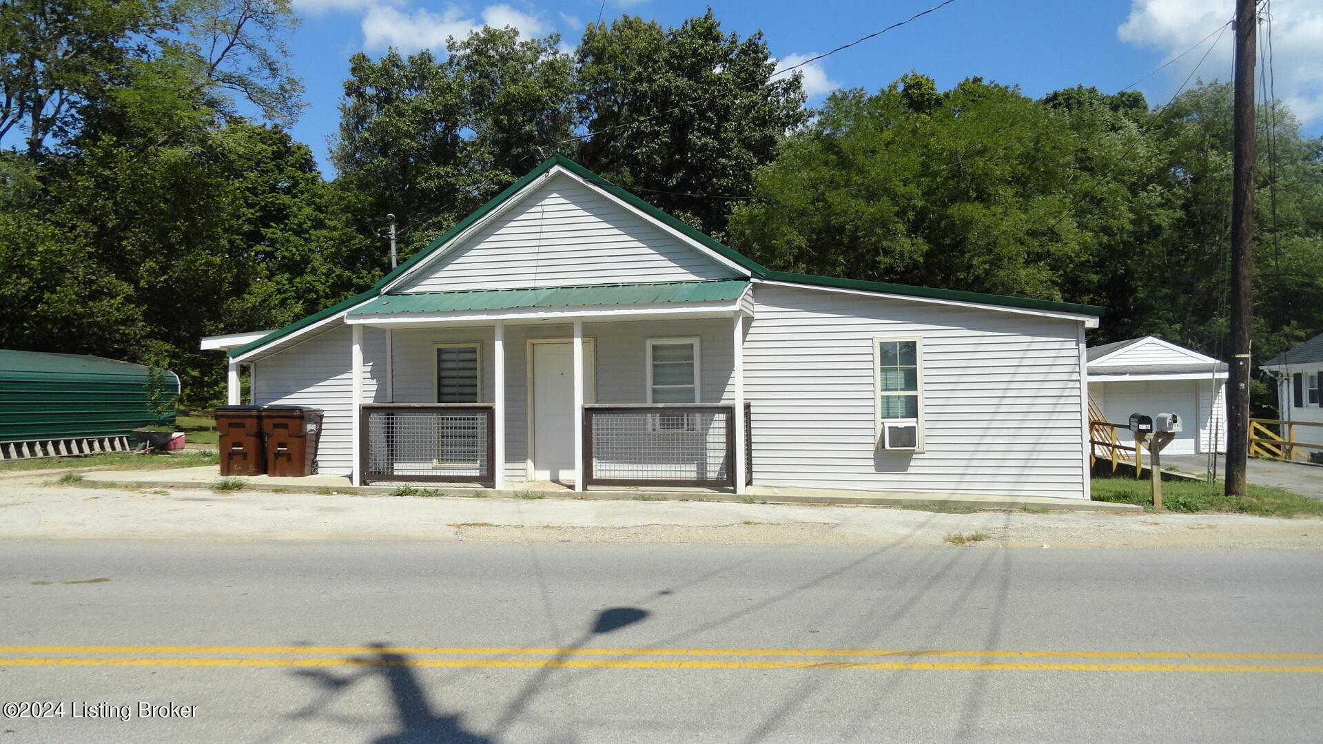 570 Grayson St