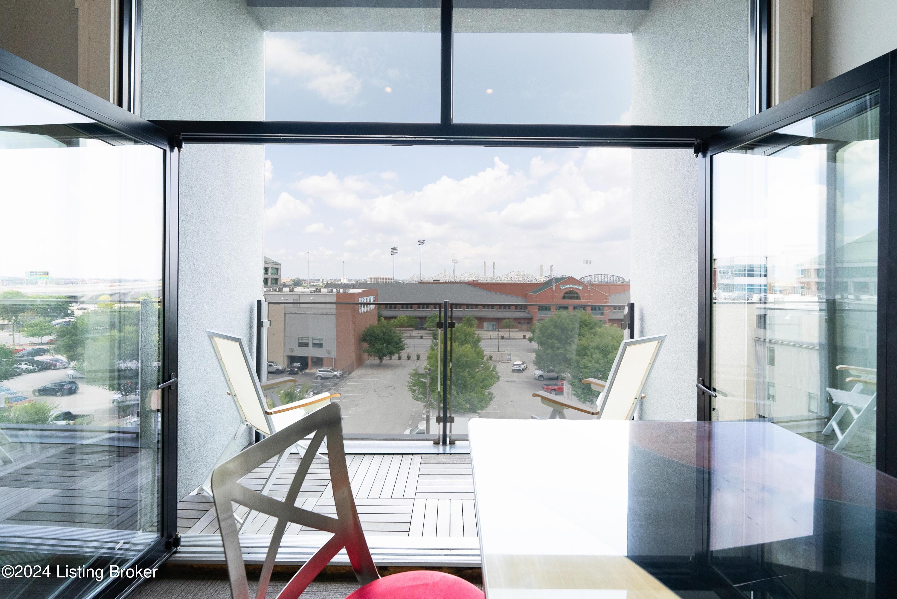 415 E Market St, 401
