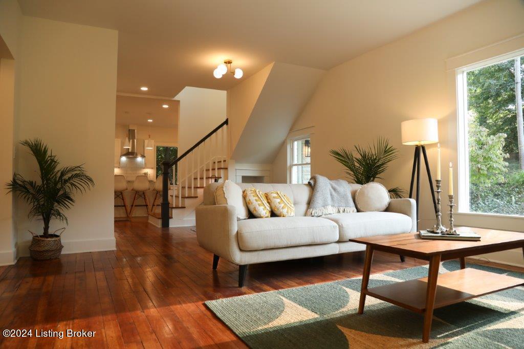 2700 Hillside Terrace