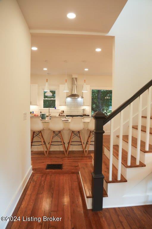 2700 Hillside Terrace