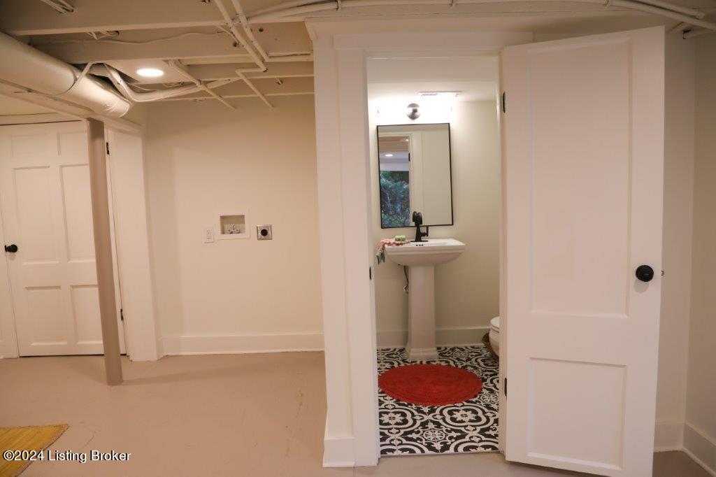 2700 Hillside Terrace
