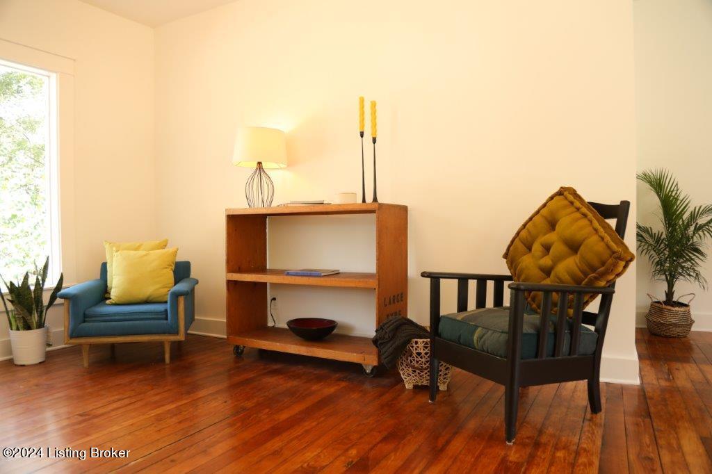 2700 Hillside Terrace