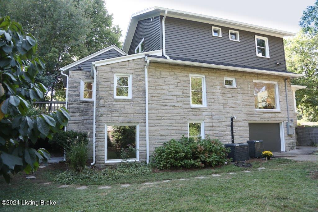 2700 Hillside Terrace