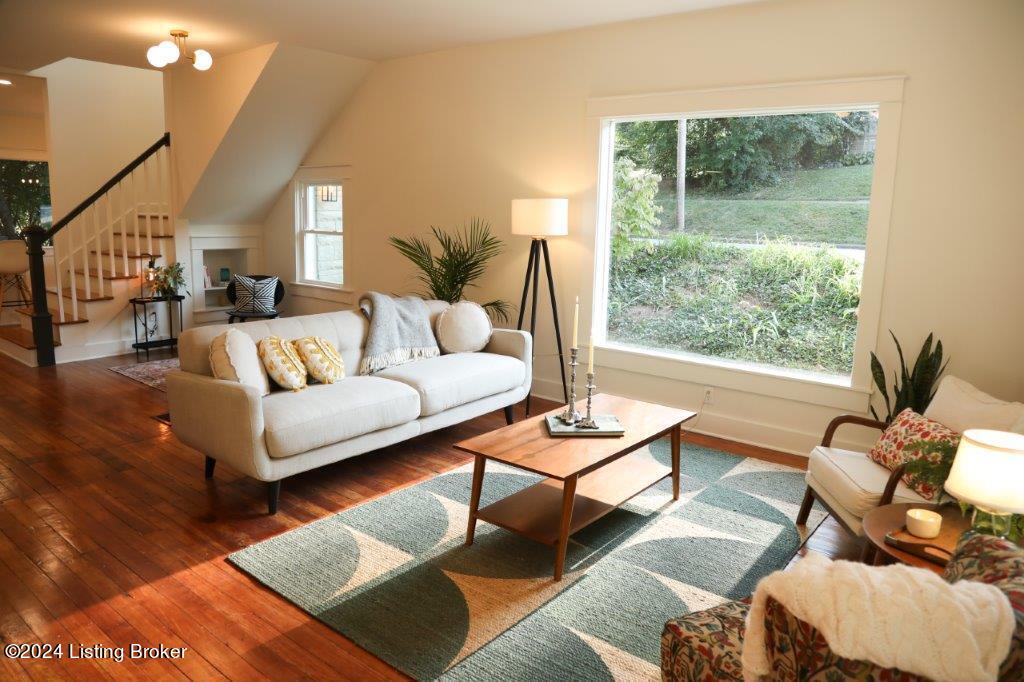 2700 Hillside Terrace