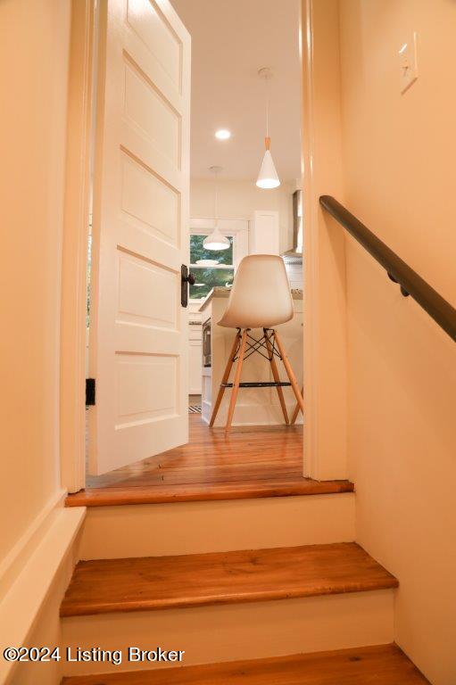 2700 Hillside Terrace