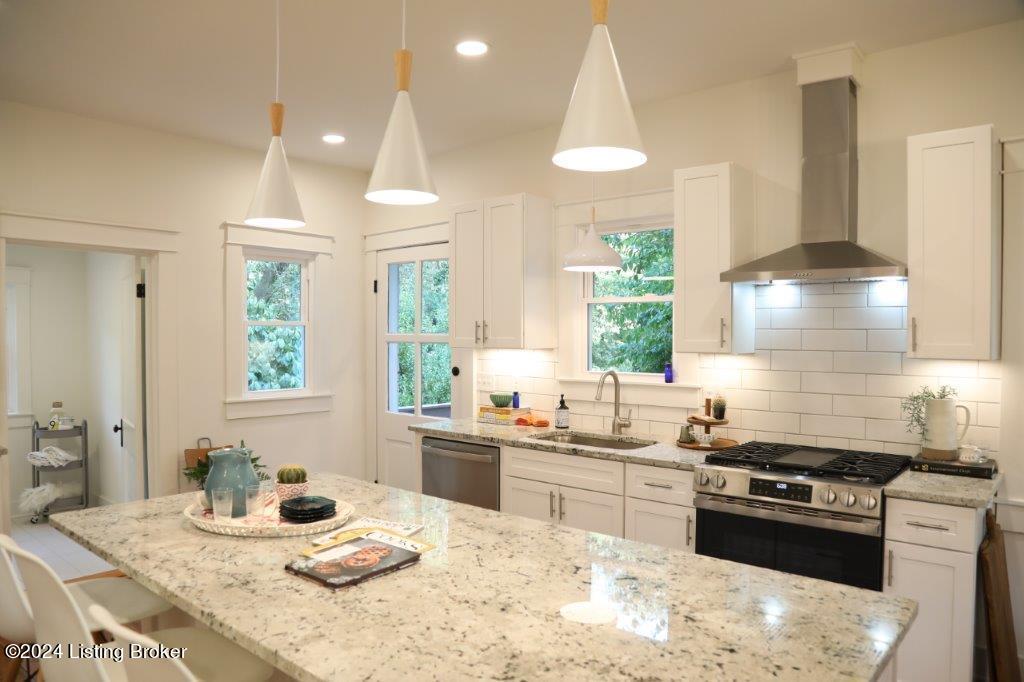 2700 Hillside Terrace