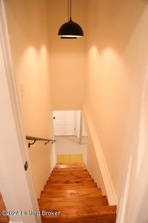 2700 Hillside Terrace