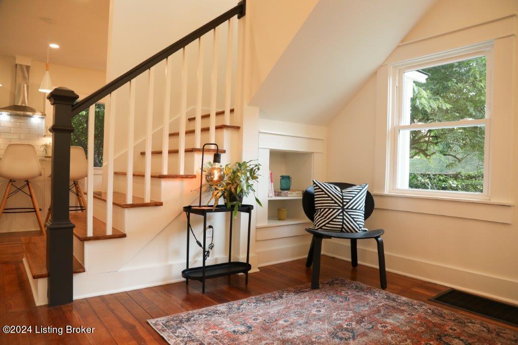 2700 Hillside Terrace