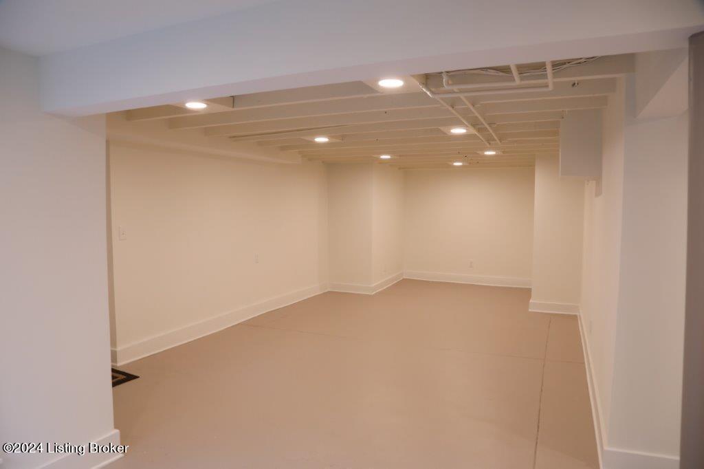 2700 Hillside Terrace