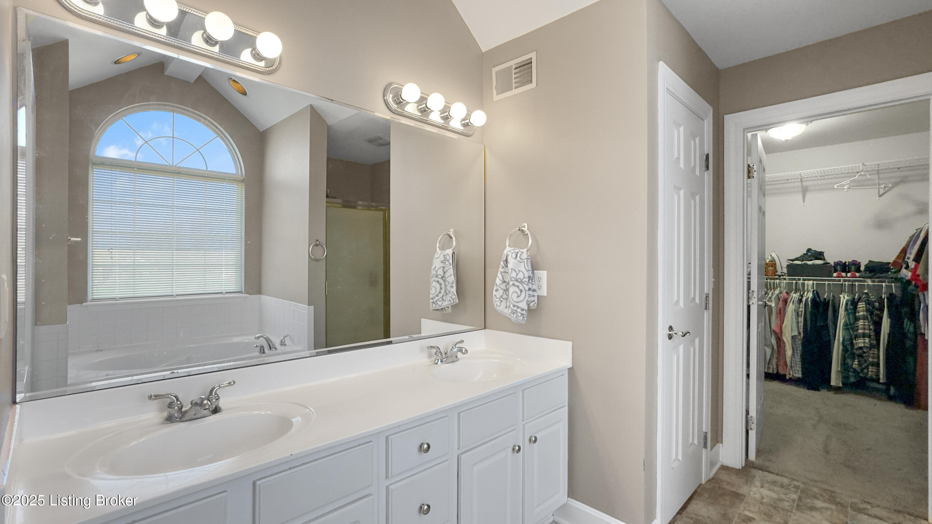 2007 Sugarmaple Dr