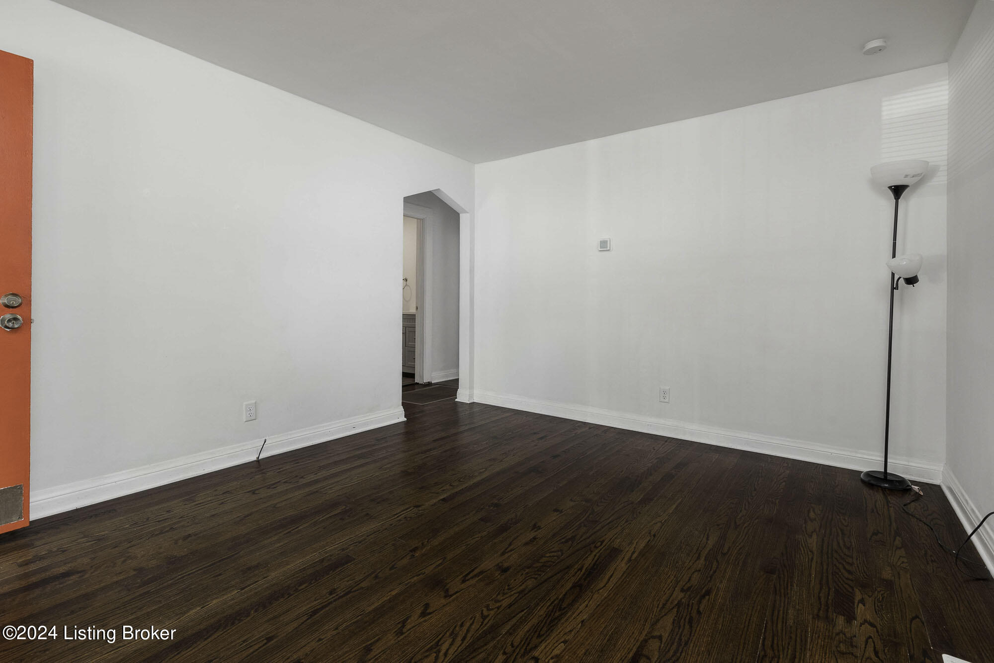838 Iroquois Ave