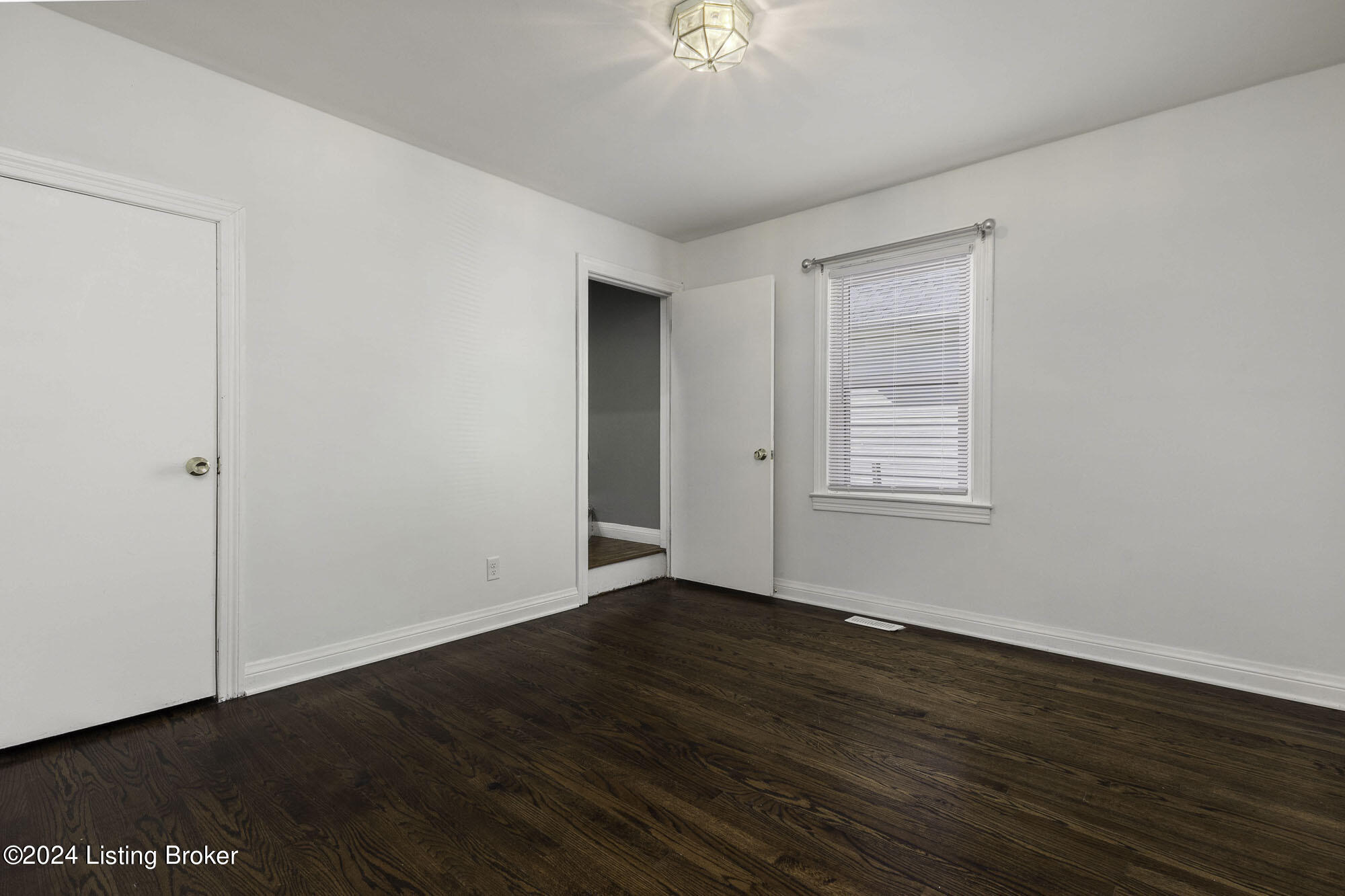 838 Iroquois Ave