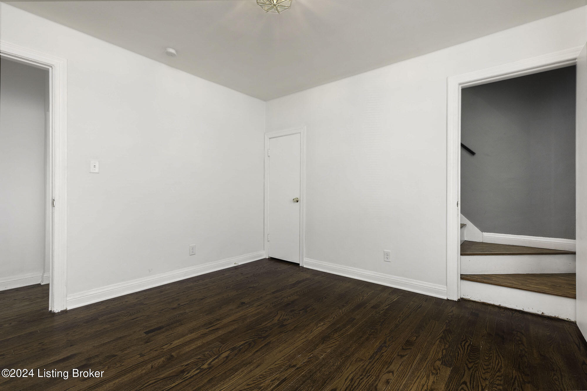 838 Iroquois Ave