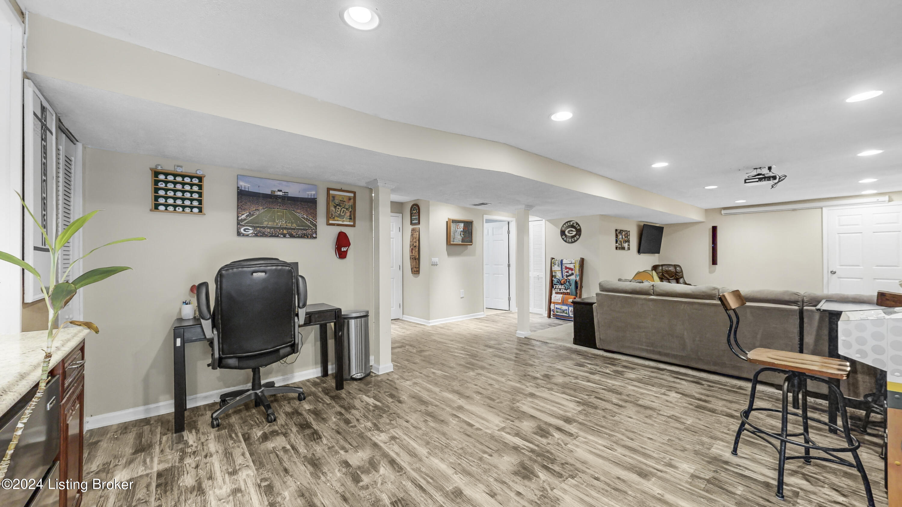 11111 Eagles Cove Dr