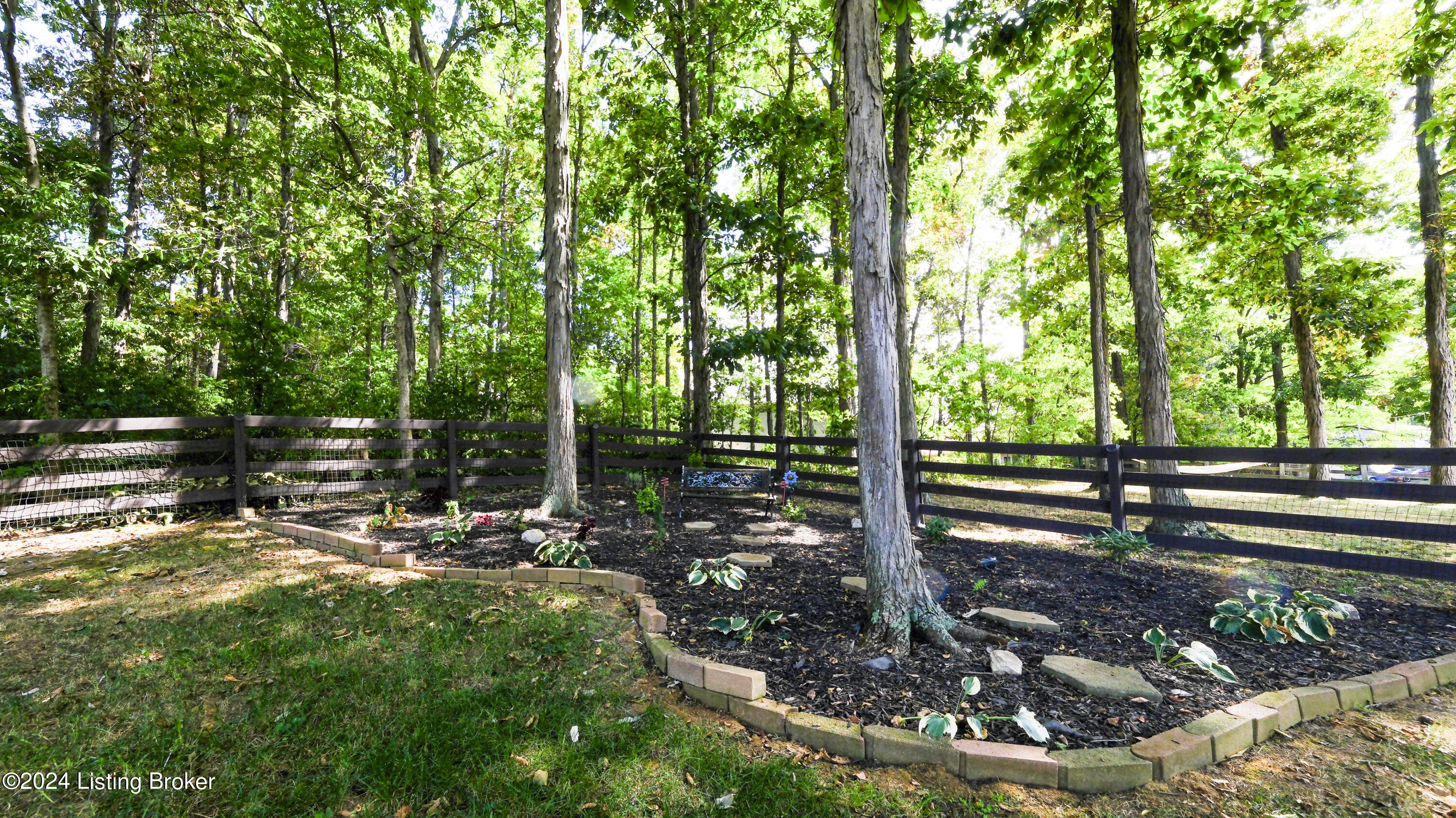11111 Eagles Cove Dr