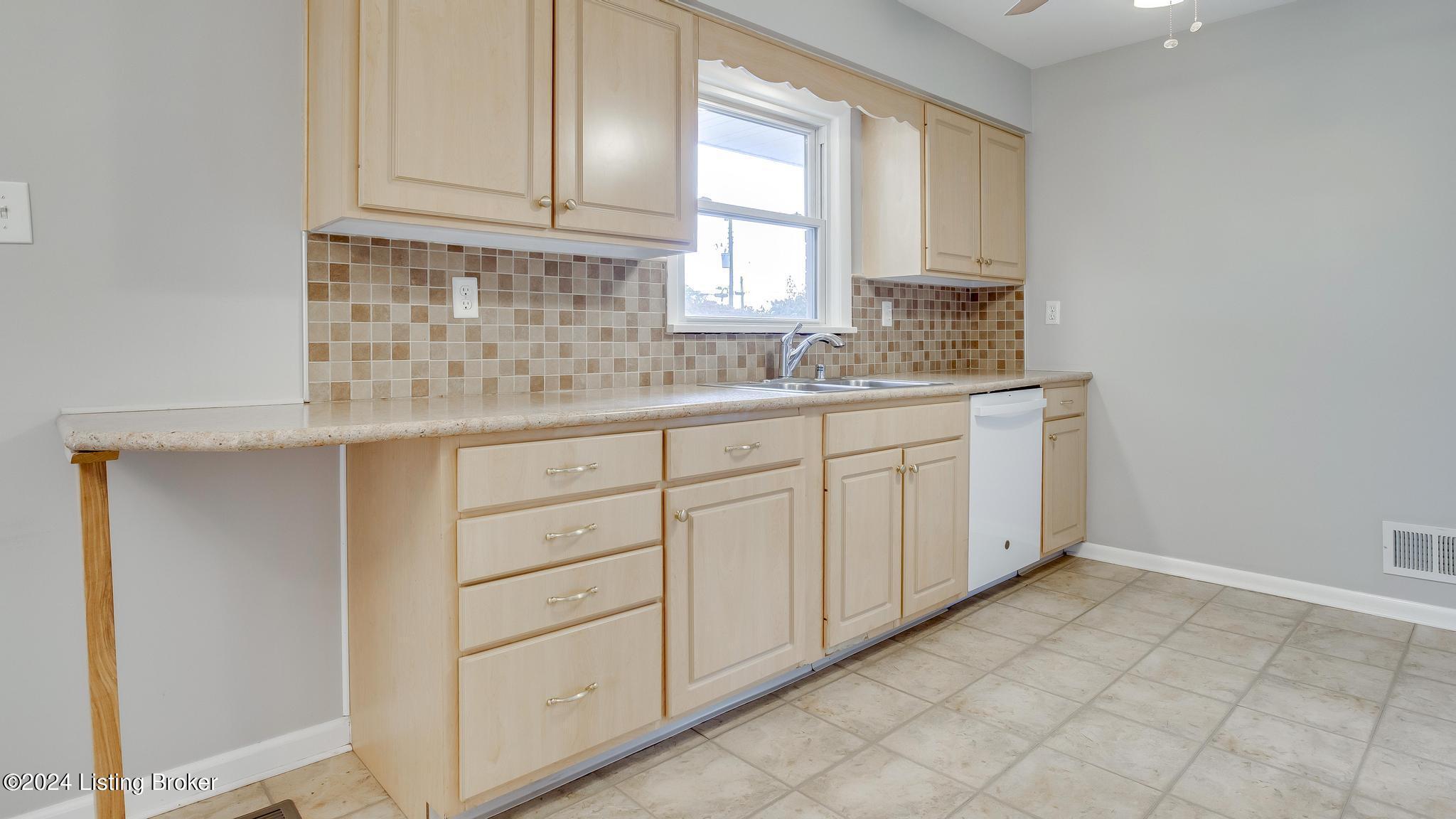 12304 Ridge Crest Dr