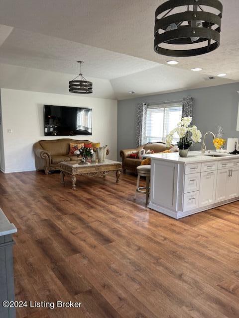3400 Rainview Cir