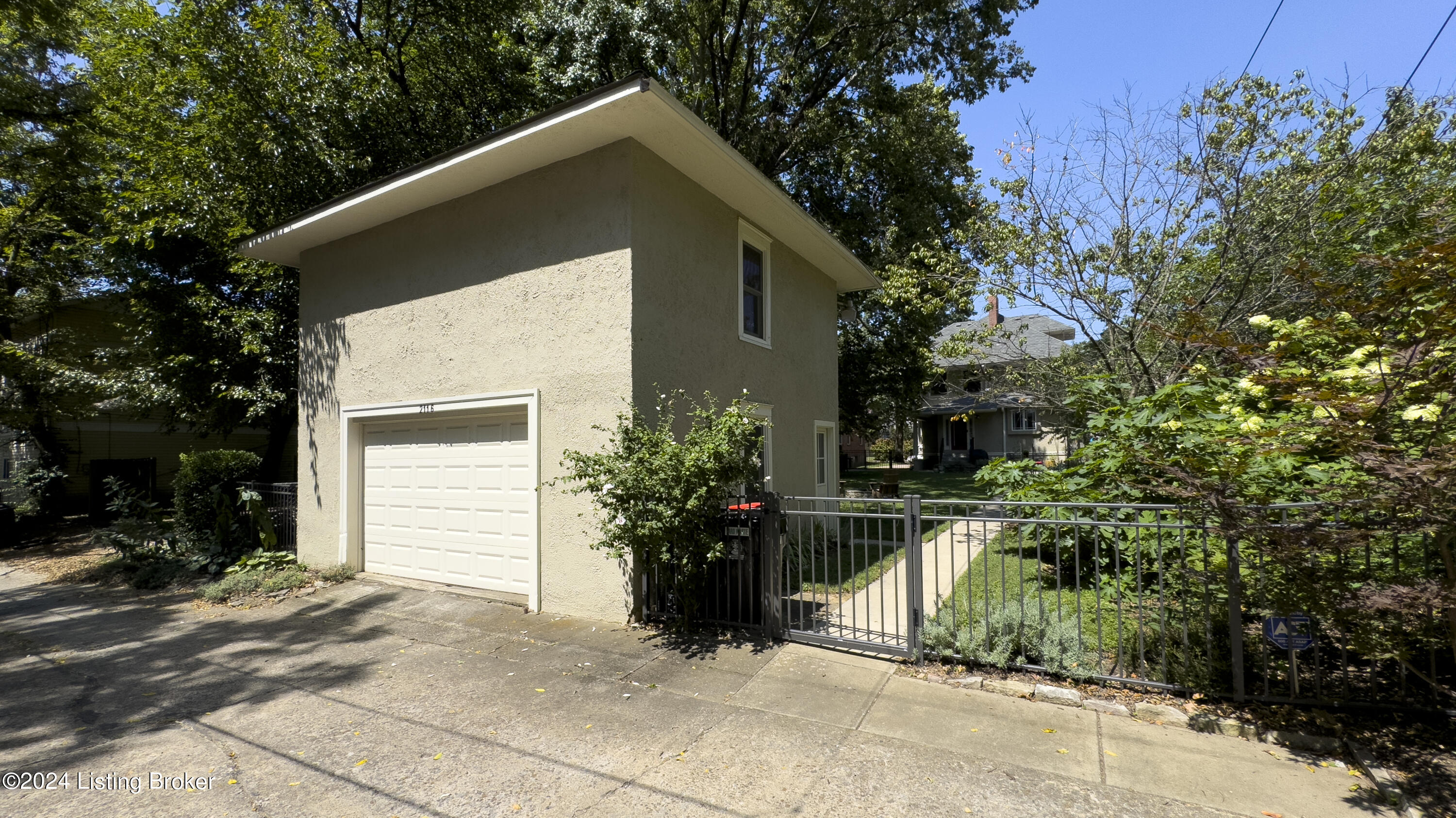 2116 Murray Ave