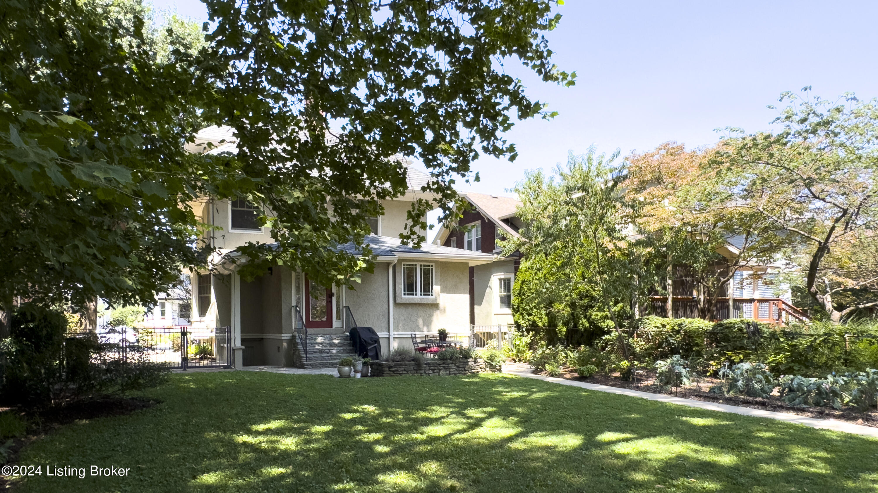 2116 Murray Ave