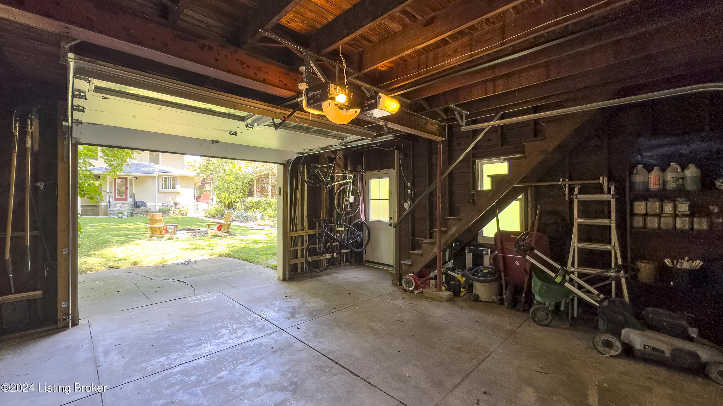 2116 Murray Ave