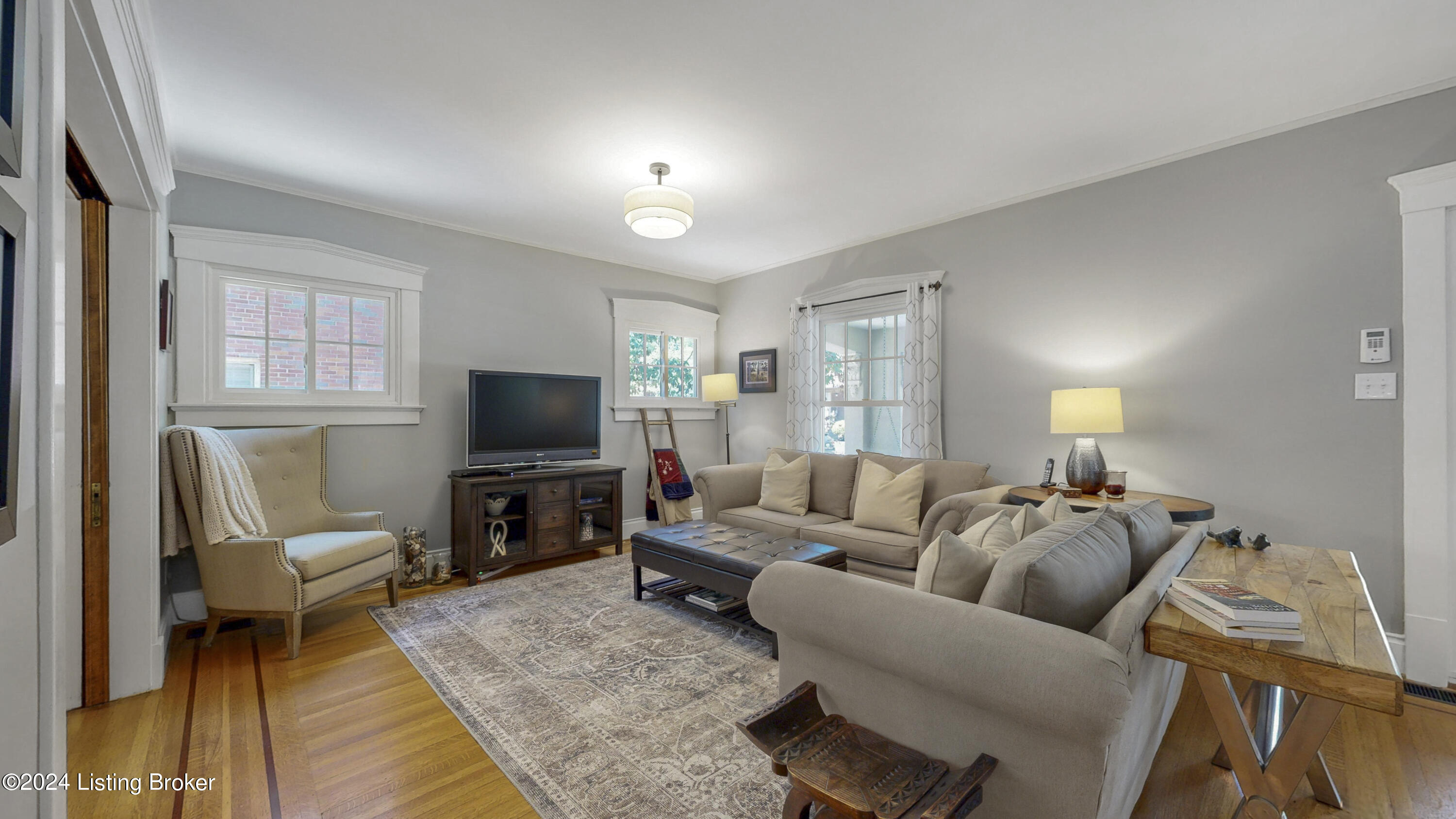 2116 Murray Ave