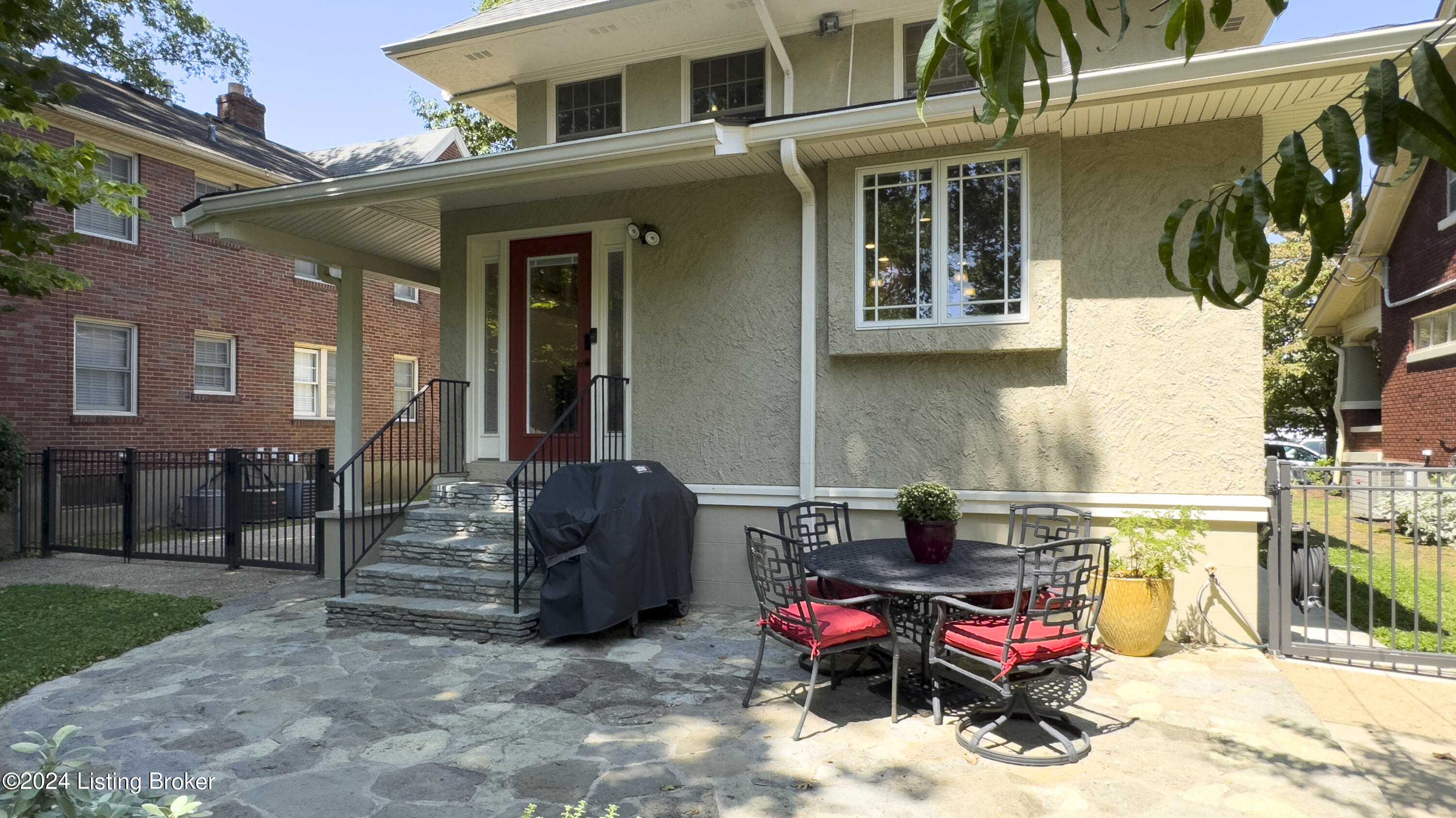 2116 Murray Ave