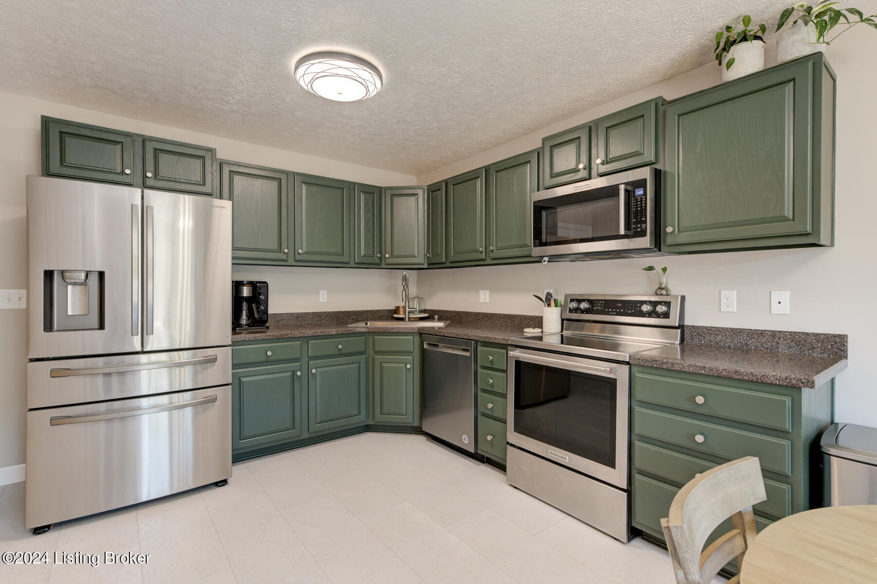 106 Spencer Ct