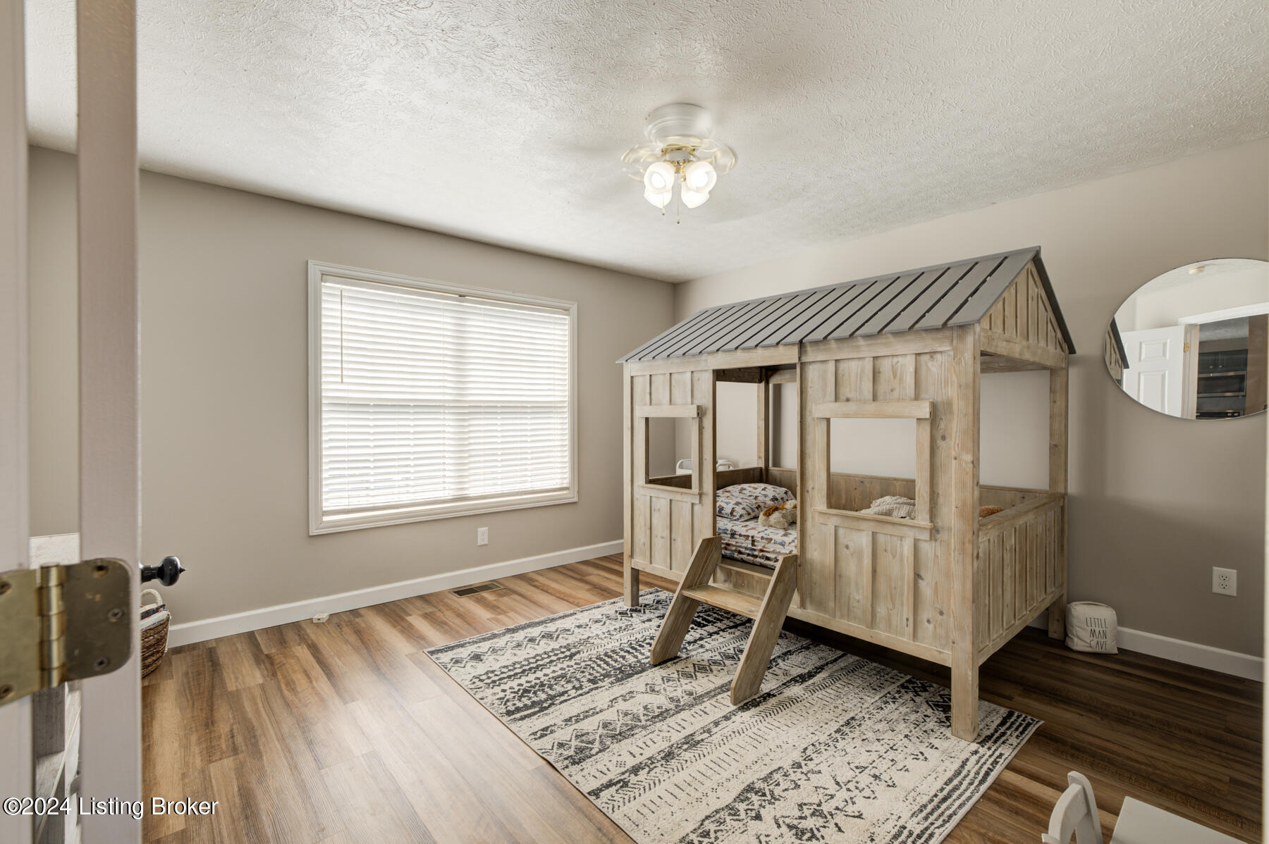 106 Spencer Ct