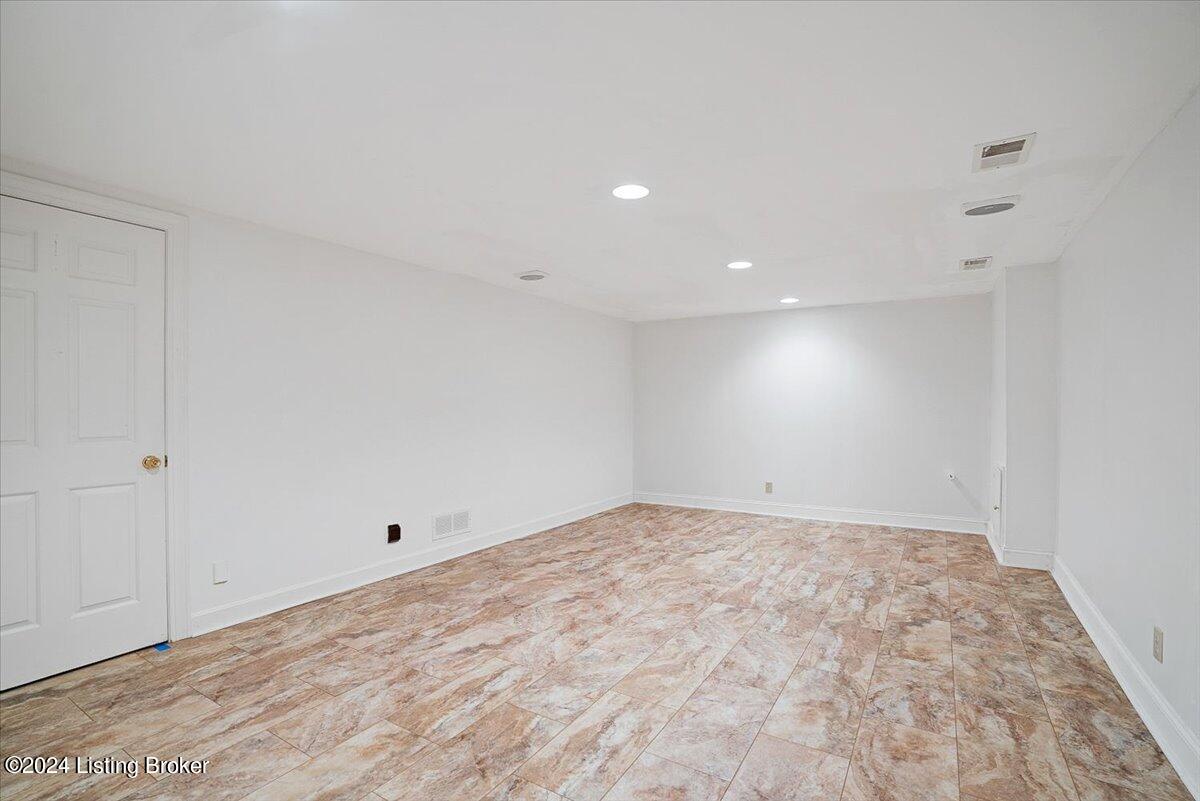 9102 Hurstwood Ct