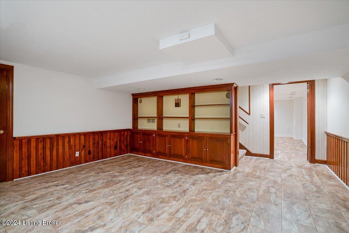 9102 Hurstwood Ct