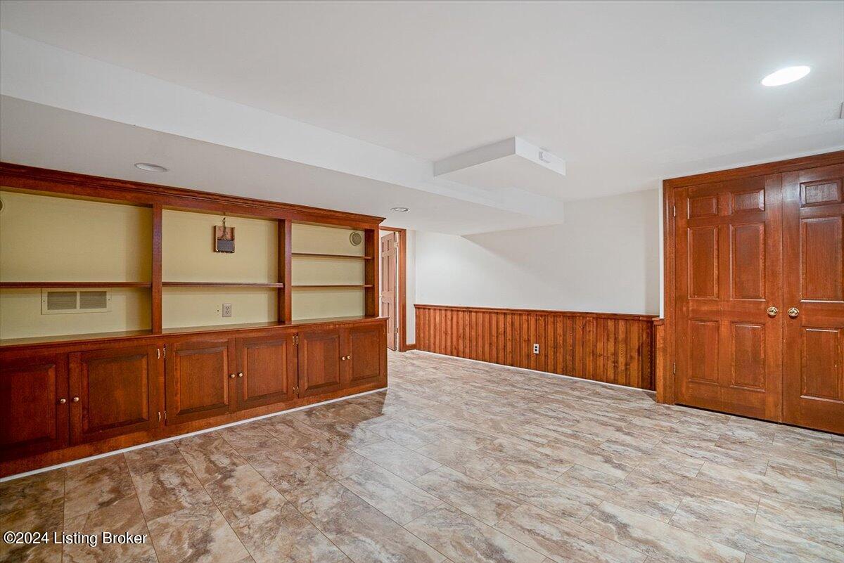 9102 Hurstwood Ct