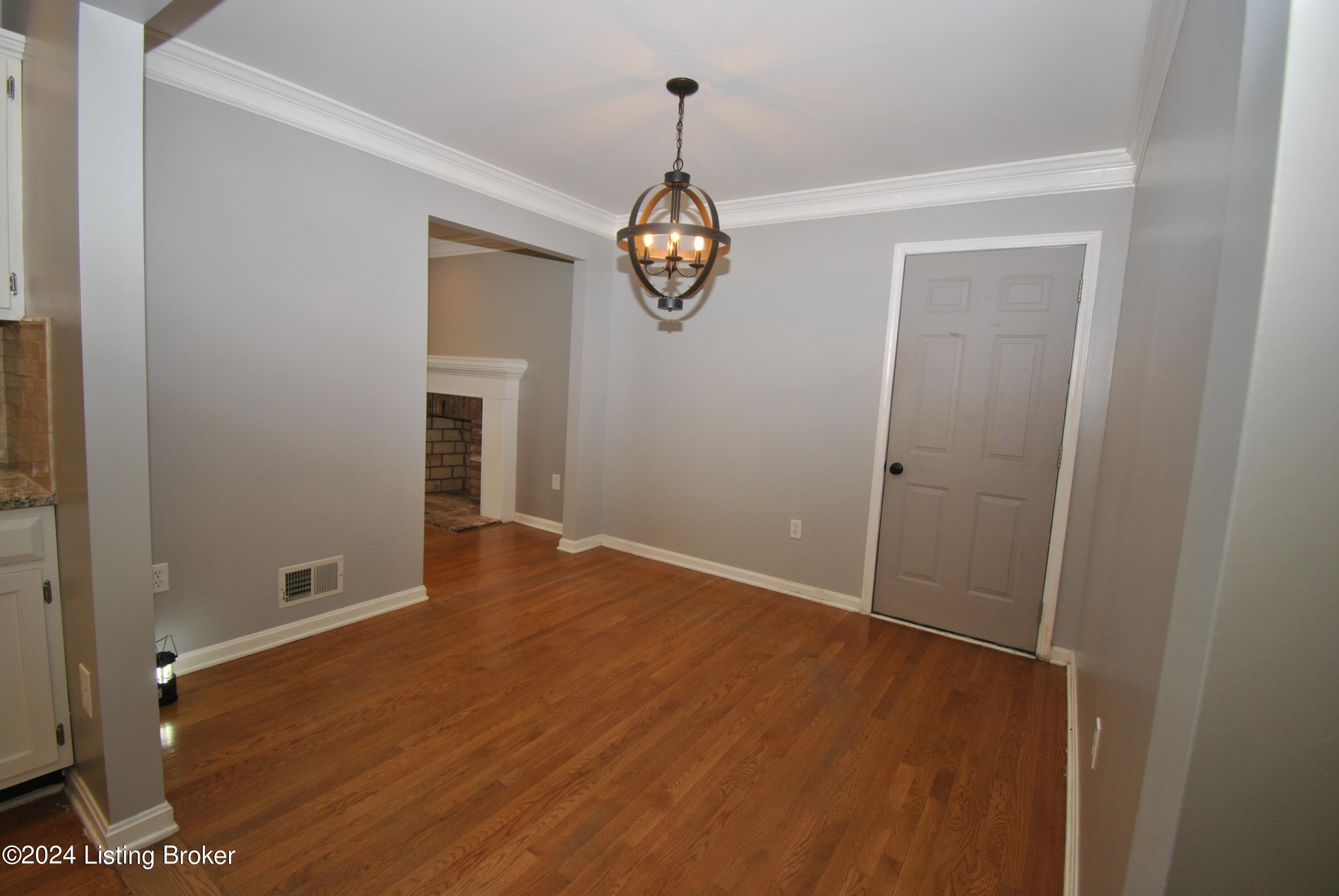 1910 Janlyn Rd