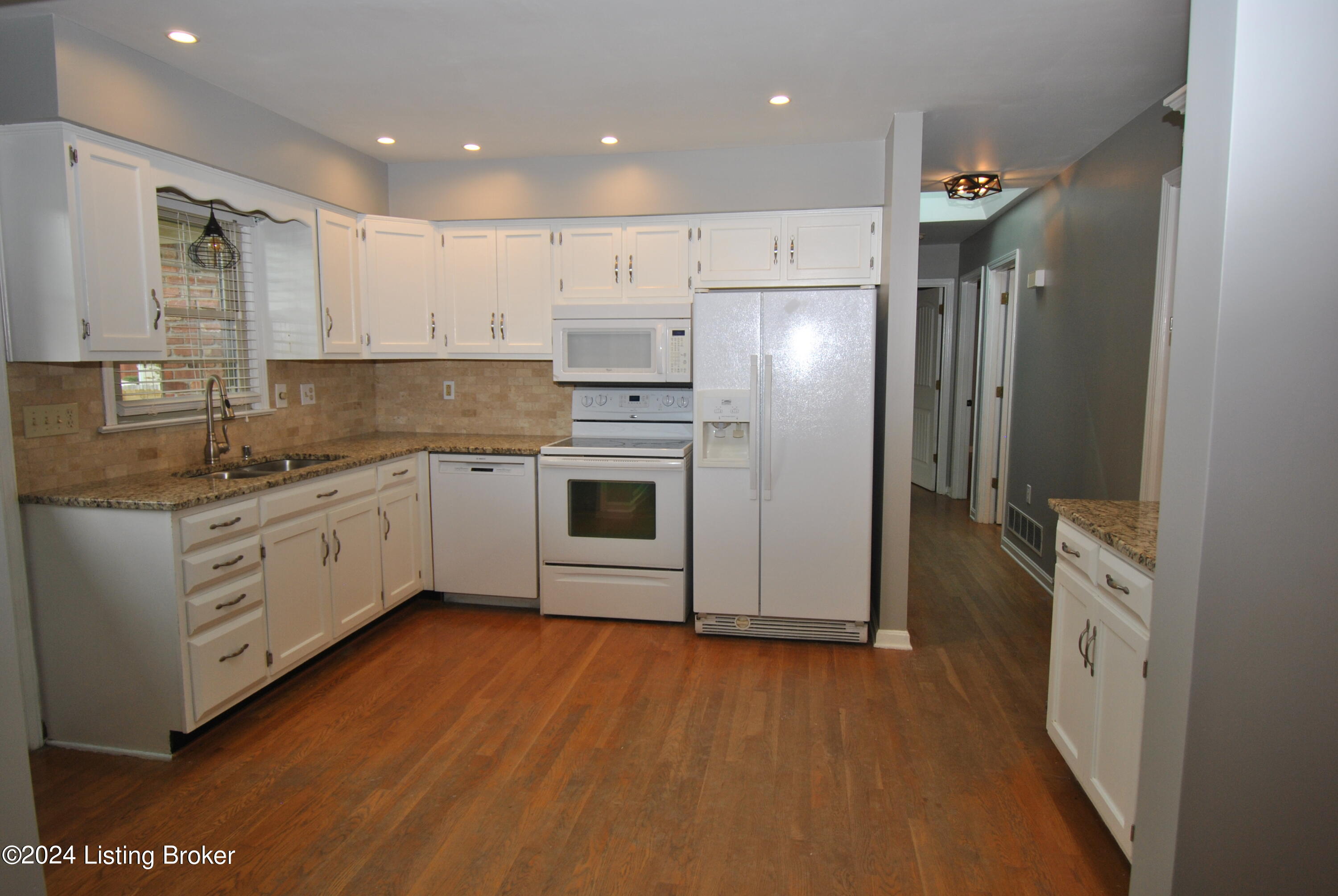 1910 Janlyn Rd