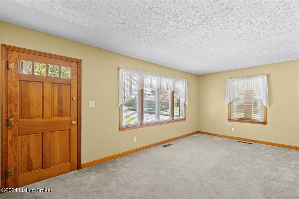 216 N Main St